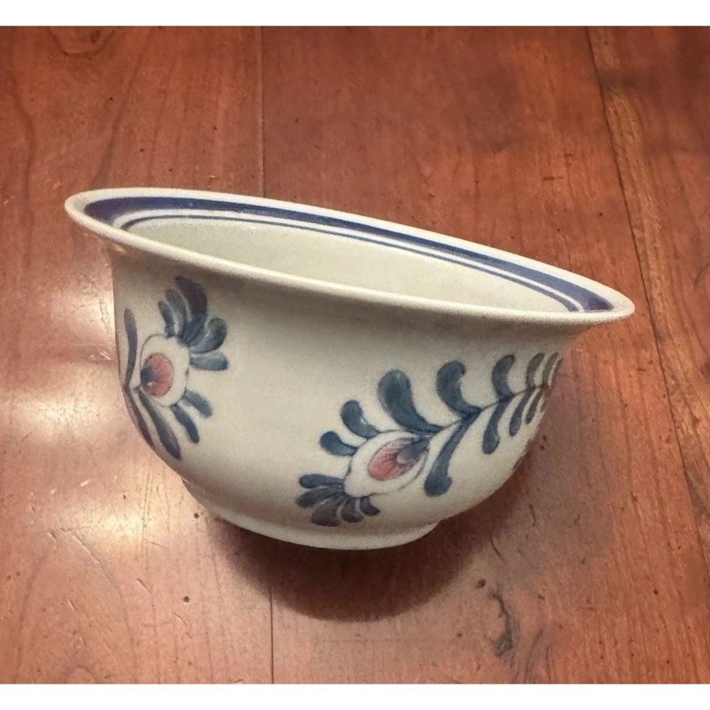 Blue, White, & Pink Vintage Chinoiserie Ceramic‎ Pot